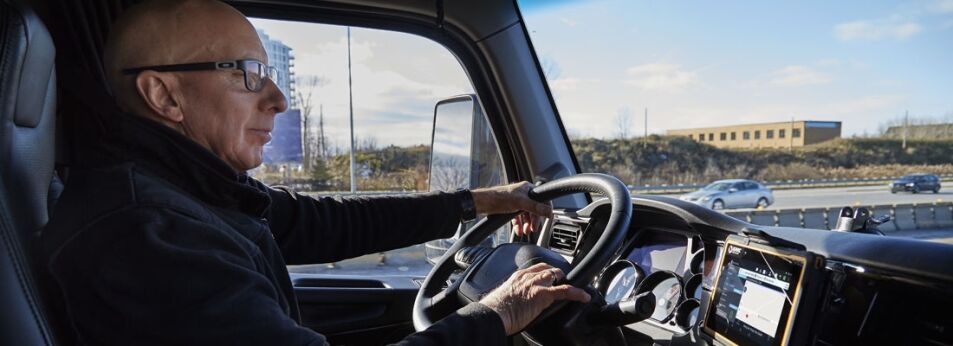 Truck driver using an eld Truck driver using an eld
